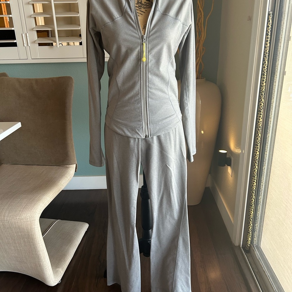 Lululemon Athletica Gray Zip-Up Set